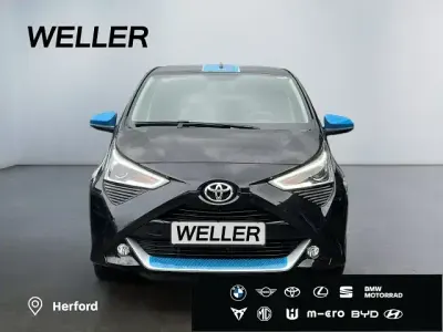 Używany Toyota Aygo Trend 72 KM (52 kW) 2018 Czarny Hatchback