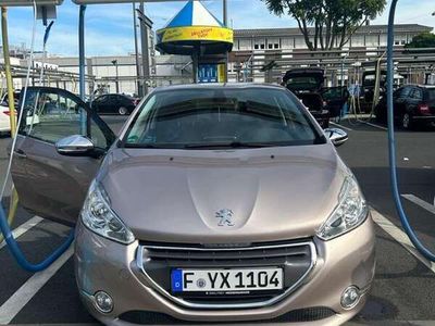 gebraucht Peugeot 208 155 THP Allure