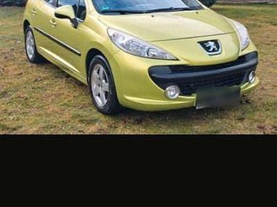 Grün Gebraucht 2009 Peugeot 207 Urban Move Limousine | 3.333 € (Fairer Preis)
