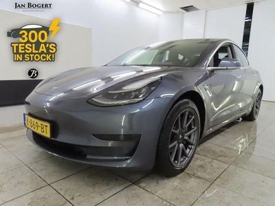 Grau Gebraucht 2020 Tesla Model 3 Standard Range Limousine | 16.400 € (Guter Preis)