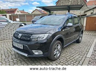 Używany Dacia Sandero Prestige 101 KM (74 kW) 2020 Czarny Minivan