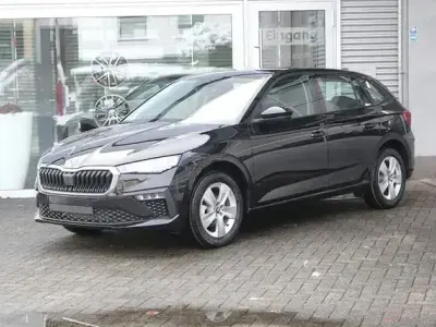 Neu Skoda Scala Selection 116 PS (85 kW) 2025 Schwarz Kleinwagen