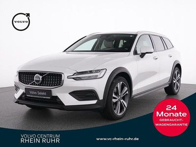 Weiß crystal white pearl / met Gebraucht 2023 Volvo V60 CC Plus Kombi | 34.990 € (Guter Preis)