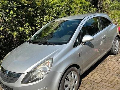 Gebraucht Opel Corsa 80 PS (58 kW) 2010 Silber Kleinwagen
