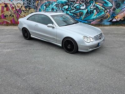 Gebraucht Mercedes CLK320 218 PS (160 kW) 2002 Silber Coupé
