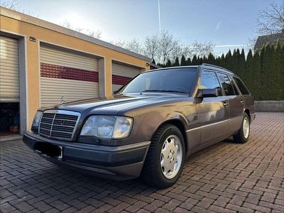Second-hand Mercedes E250 113 CP (83 kW) 1995 Mov Break