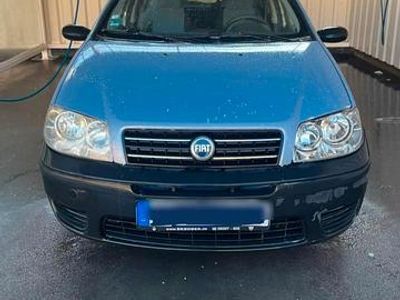 Blau Gebraucht 2005 Fiat Punto Kleinwagen | 1.600 € (Teuer)
