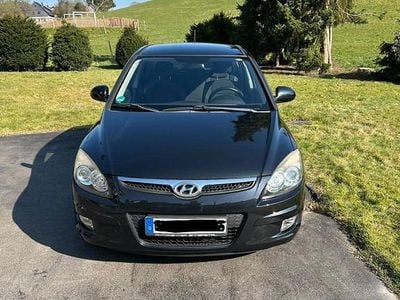 Gebraucht Hyundai i30 Comfort 109 PS (80 kW) 2009 Schwarz Kombi