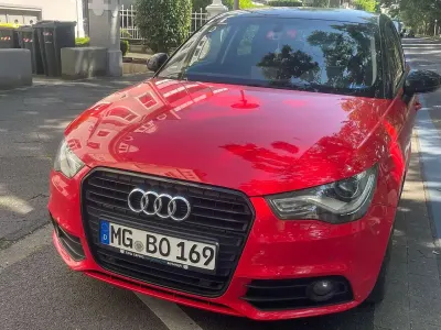 Gebraucht Audi A1 Sportback Design 95 PS (69 kW) 2015 Rot Kleinwagen