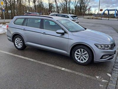 Silber Gebraucht 2023 VW Passat Business Kombi | 26.000 € (Guter Preis)