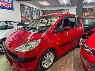 Gebraucht Peugeot 1007 Premium 73 PS (53 kW) 2007 Rot Van / Kleinbus