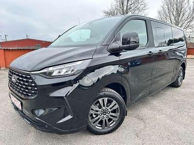 Second-hand Ford Tourneo Titanium 136 CP (100 kW) 2025 Monovolum