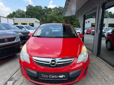 Gebraucht Opel Corsa Edition 101 PS (74 kW) 2012 Rot Kleinwagen