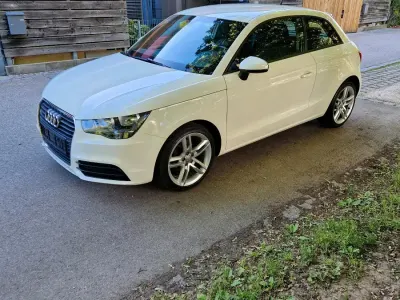 Gebraucht Audi A1 86 PS (63 kW) 2011 Weiß Kleinwagen