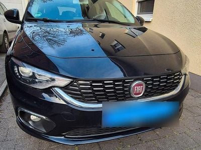 Begagnad Fiat Tipo Lounge 120 HK (88 kW) 2018 Svart Kombi