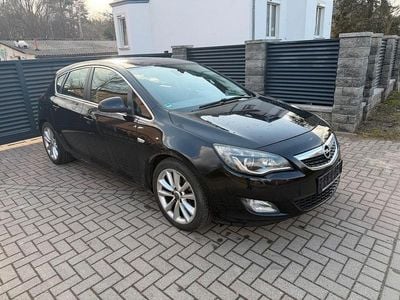 Gebraucht Opel Astra Sport 125 PS (91 kW) 2010 Schwarz Limousine