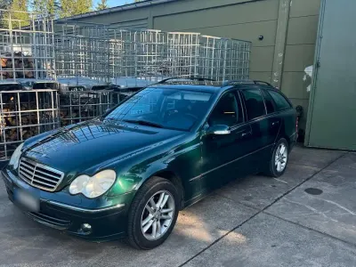 Gebraucht Mercedes C220 Avantgarde 150 PS (110 kW) 2006 Grün Kombi