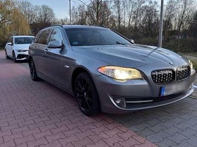 Grau Gebraucht 2010 BMW 520 Kombi | 10.000 € (Teuer)