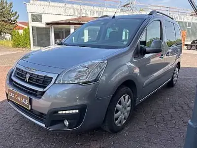Gebraucht Peugeot Partner Tepee Allure 120 PS (88 kW) 2016 Grau Van / Kleinbus