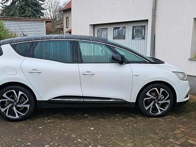 Weiß Gebraucht 2019 Renault Scénic IV Bose Edition Van / Kleinbus | 16.000 € (Fairer Preis)