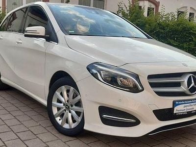 Weiß Gebraucht 2018 Mercedes B180 Van / Kleinbus | 13.999 € (Guter Preis)