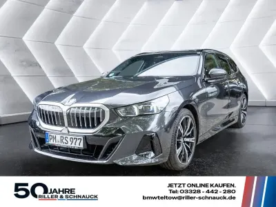 Gebraucht BMW 520 M Sport 190 PS (139 kW) 2025 Sophistograu Kombi