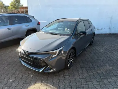 Neu Toyota Corolla Sport 179 PS (131 kW) 2026 Grau Kombi