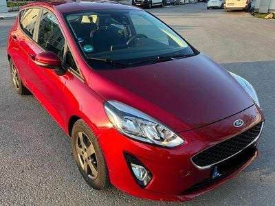 Gebraucht Ford Fiesta 100 PS (73 kW) 2017 Rot Limousine