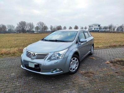 Gebraucht Toyota Avensis Sol 147 PS (108 kW) 2010 Grau Kombi