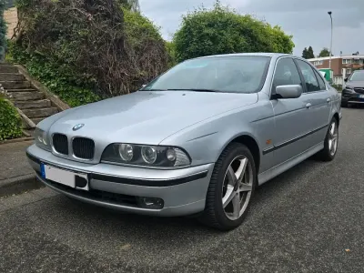 Gebraucht BMW 523 170 PS (125 kW) 1997 Silber Limousine