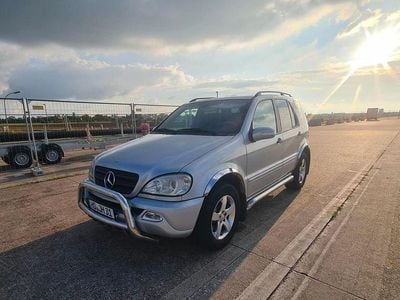 Gebraucht Mercedes ML270 163 PS (119 kW) 2003 Silber SUV