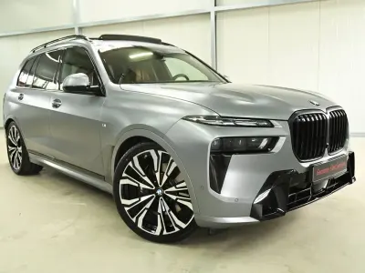 Gebraucht BMW X7 M Sport 352 PS (258 kW) 2025 Grau SUV
