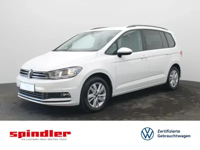 Gebraucht VW Touran Comfortline 150 PS (110 kW) 2023 Weiß Van / Kleinbus