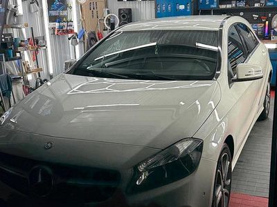 Gebraucht Mercedes A200 156 PS (114 kW) 2016 Weiß Kleinwagen