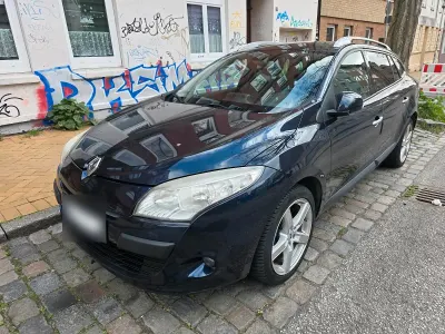 Gebraucht Renault Mégane GrandTour 130 PS (95 kW) 2010 Blau Kombi