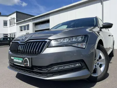 Gebraucht Skoda Superb Ambition 150 PS (110 kW) 2022 Grau Kombi