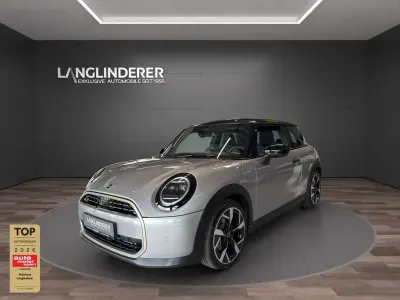 Occasion Mini Cooper Favoured 156 PK (114 kW) 2025 Zilver Hatchback