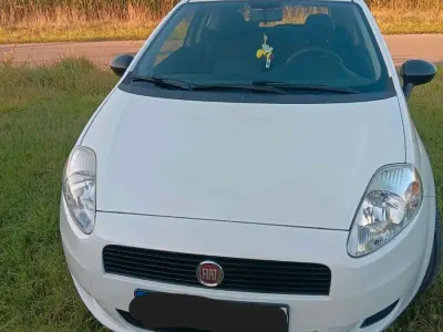 Usata Fiat Punto 69 CV (50 kW) 2013 Bianco Utilitaria