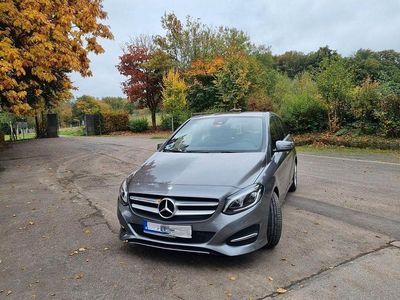 Gebraucht Mercedes B200 136 PS (100 kW) 2015 Grau Van / Kleinbus