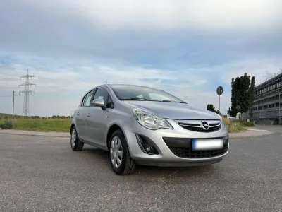 Gebraucht Opel Corsa Edition 69 PS (50 kW) 2012 Silber Kleinwagen
