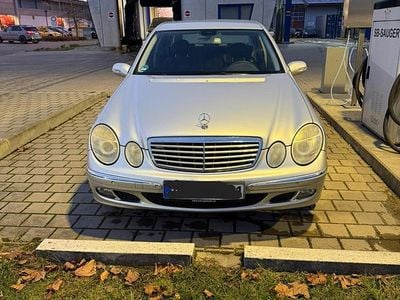 Gebraucht Mercedes E220 170 PS (125 kW) 2005 Silber Limousine