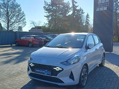 Gebraucht Hyundai i10 Trend 67 PS (49 kW) 2024 Grau Kleinwagen