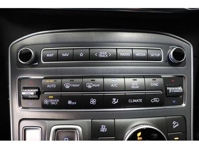 gebraucht Hyundai Santa Fe Luxury Line 1.6 T-GDi 4WD 195kW Plug-In Hybrid ...
