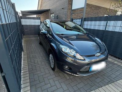 Usata Ford Fiesta 82 CV (60 kW) 2010 Grigio Utilitaria