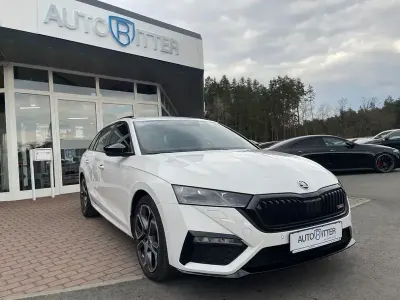 Używany Skoda Octavia RS 200 KM (147 kW) 2023 Biały Kombi