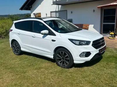 Gebraucht Ford Kuga ST-Line 150 PS (110 kW) 2019 Weiß SUV