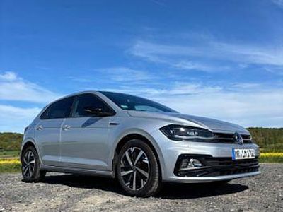 Usata VW Polo R-line 110 CV (80 kW) 2021 Argento Utilitaria