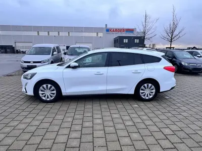 Używany Ford Focus 120 KM (88 kW) 2020 Biały Sedan/Limuzyna