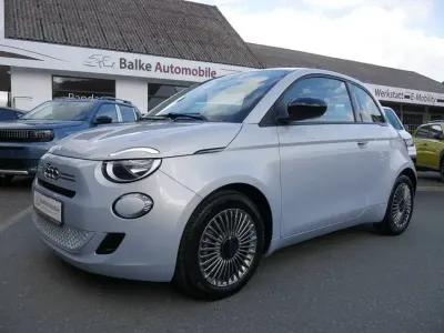 Neu Fiat 500 Icon 65 PS (47 kW) 2026 Blau