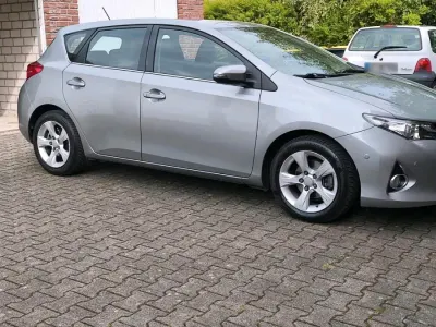 Gebraucht Toyota Auris 99 PS (72 kW) 2013 Grau Kombi